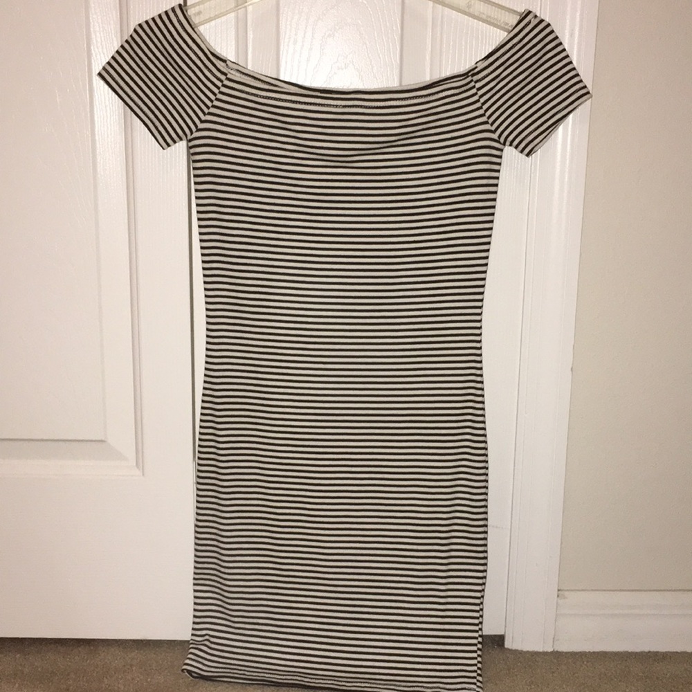 Off the shoulder bodycon dress